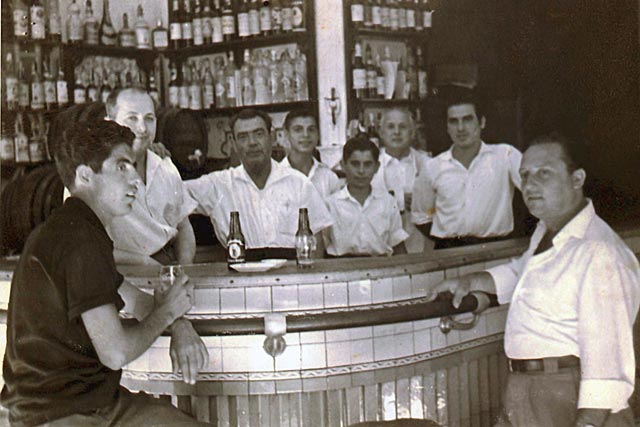 Bar de Vicente Sordo, 2º por la izquierda.