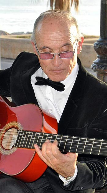3.105. Antonio Villar Guerrero. Guitarrista flamenco y profesor de guitarra.