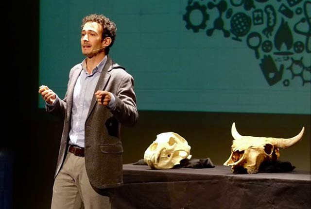 3.534. El arqueólogo Carlos Sánchez, semifinalista en el concurso de monólogos científicos Famelab 2018