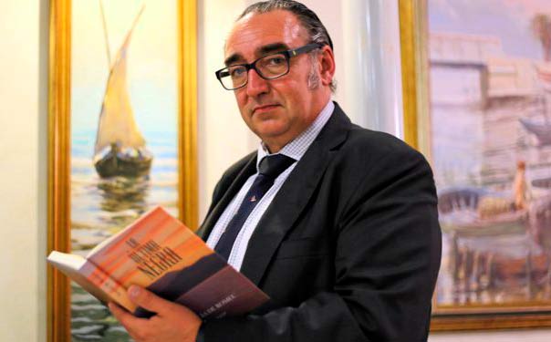 3.771. Joaquín García de Romeu. Esta tarde presenta su novela ‘La Punta de los Savonenses’