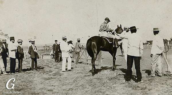 4338. Carreras de Caballos en 1910. En la Vega de los Pérez