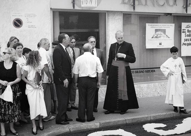 4.498. El cardenal Carlos Amigo Vallejo, de visita en El Puerto en 1991