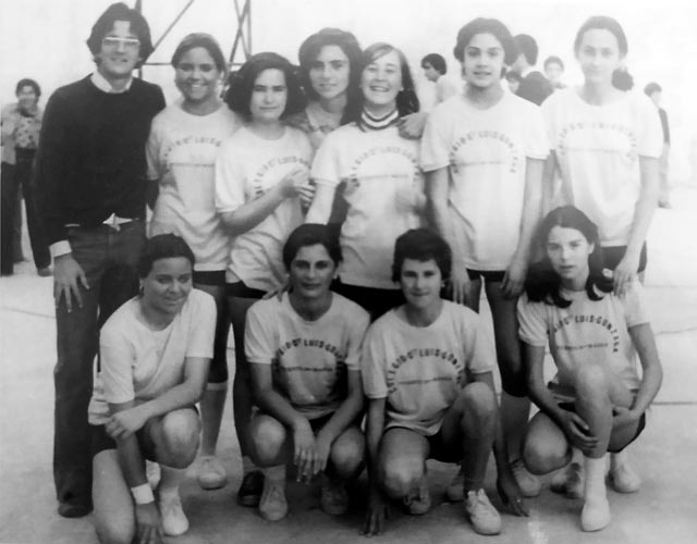 4.641. Primer equipo de baloncesto femenino en San Luis Gonzaga
