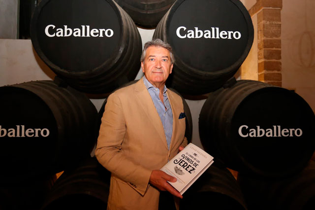 Cesar Saldaña. El libro de los Vinos del Jerez y cata insólita en el Castillo de San Marcos #5.160