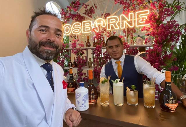 Borja Cortina bartender en Saborea Osborne